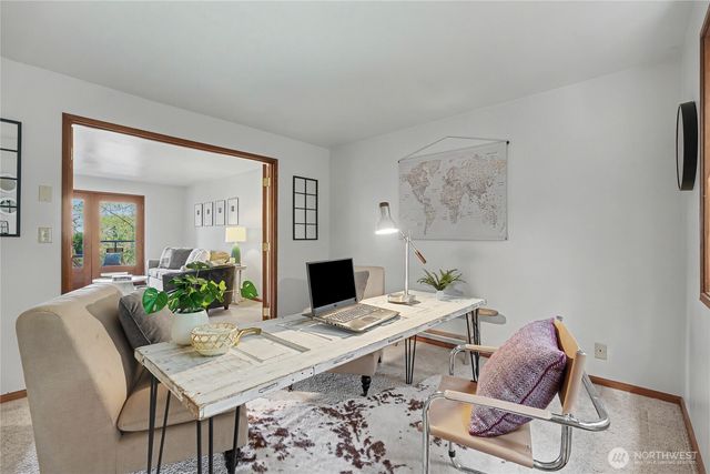 25028 SE Mirrormont Blvd, Issaquah, WA 98027