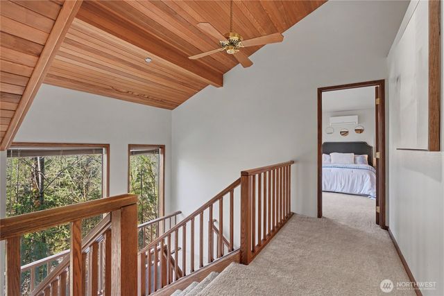 25028 SE Mirrormont Blvd, Issaquah, WA 98027