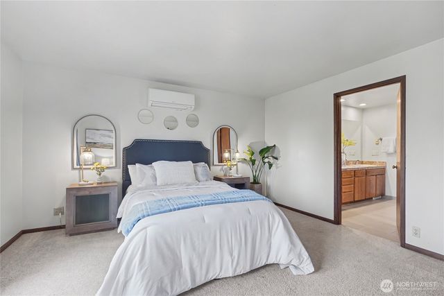 25028 SE Mirrormont Blvd, Issaquah, WA 98027