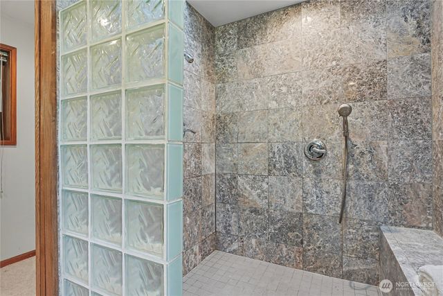 25028 SE Mirrormont Blvd, Issaquah, WA 98027