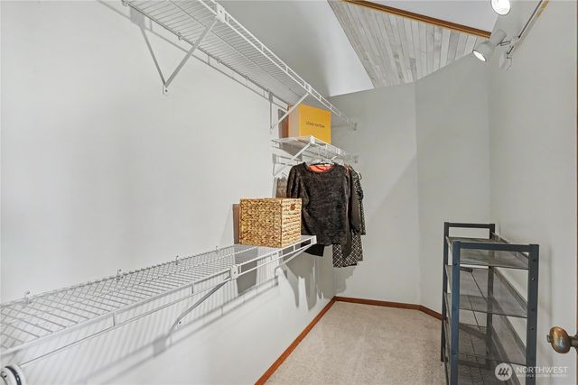 25028 SE Mirrormont Blvd, Issaquah, WA 98027