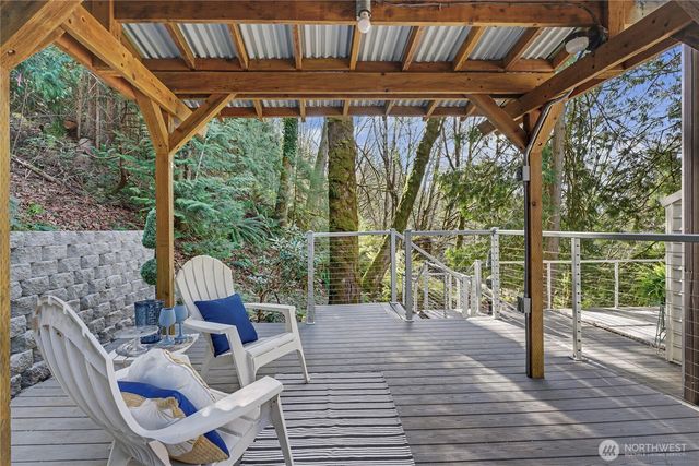 25028 SE Mirrormont Blvd, Issaquah, WA 98027