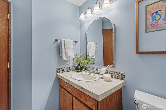 25028 SE Mirrormont Blvd, Issaquah, WA 98027