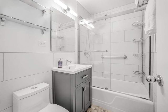 245 E 24th St Apt 6B, New York City, NY 10010