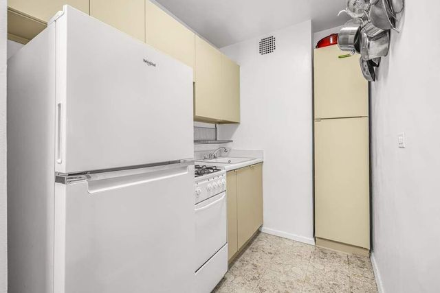245 E 24th St Apt 6B, New York City, NY 10010