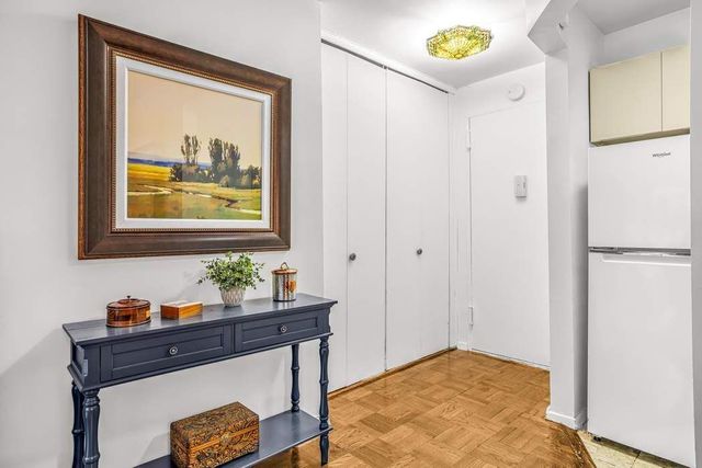 245 E 24th St Apt 6B, New York City, NY 10010