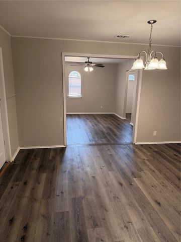 2510 S Fielder Road, Arlington, TX 76015