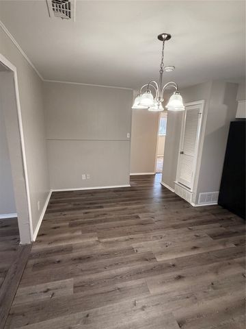 2510 S Fielder Road, Arlington, TX 76015