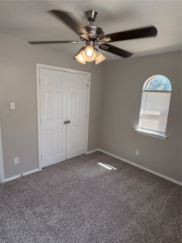 2510 S Fielder Road, Arlington, TX 76015