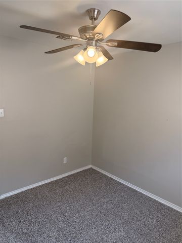 2510 S Fielder Road, Arlington, TX 76015