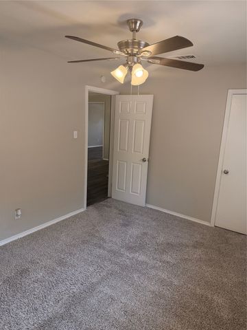 2510 S Fielder Road, Arlington, TX 76015