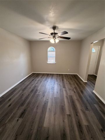 2510 S Fielder Road, Arlington, TX 76015