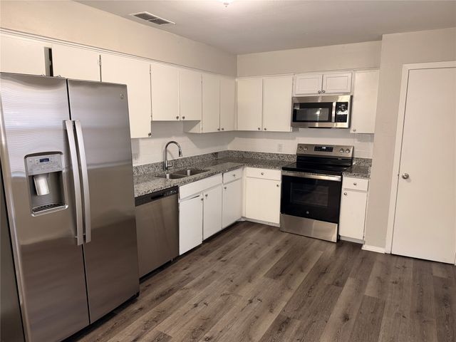 2510 S Fielder Road, Arlington, TX 76015