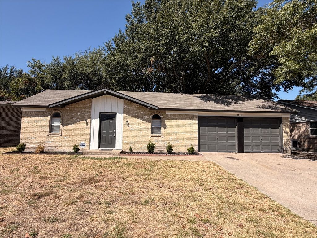 2510 S Fielder Road, Arlington, TX 76015