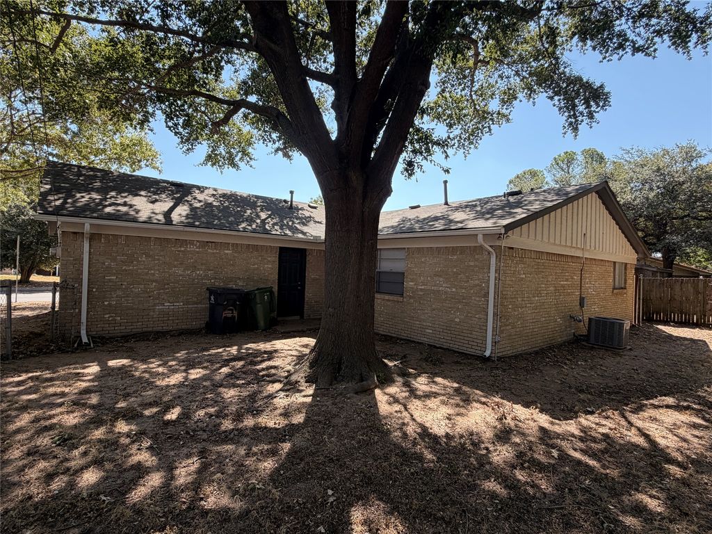 2510 S Fielder Road, Arlington, TX 76015 — photo 4