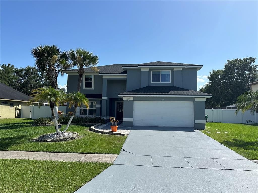 Image 2 of property listing at 14524 HUNTINGFIELD DRIVE, Orlando, FL 32824