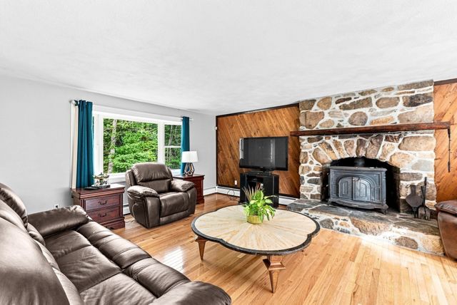 170 Rocky Hill Rd, Rehoboth, MA 02769