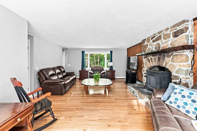 170 Rocky Hill Rd, Rehoboth, MA 02769