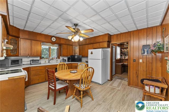 320 Garibaldi Avenue, Roseto Boro, PA 18013