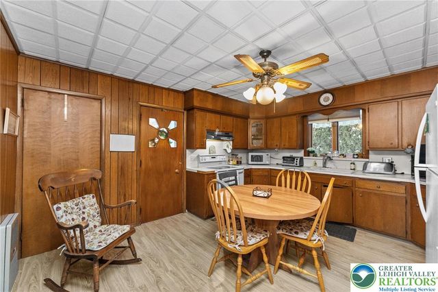 320 Garibaldi Avenue, Roseto Boro, PA 18013