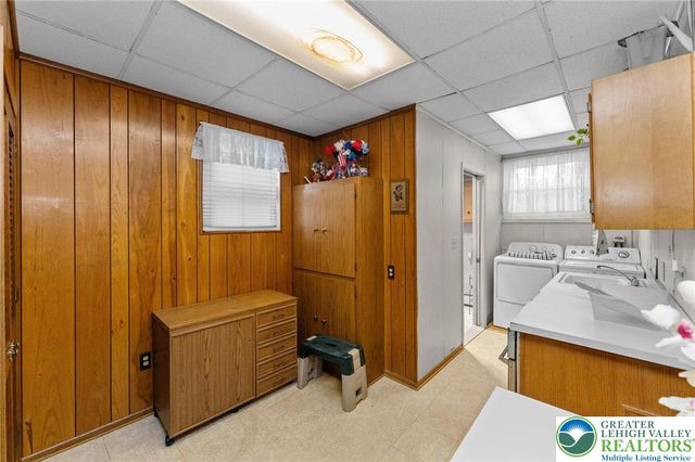 320 Garibaldi Avenue, Roseto Boro, PA 18013