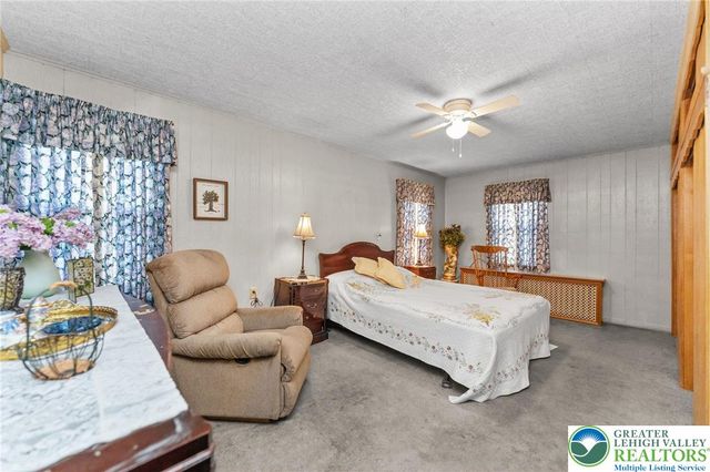 320 Garibaldi Avenue, Roseto Boro, PA 18013