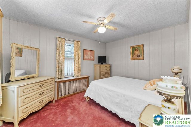 320 Garibaldi Avenue, Roseto Boro, PA 18013