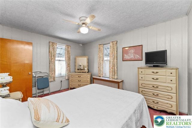 320 Garibaldi Avenue, Roseto Boro, PA 18013