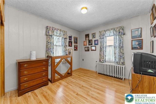 320 Garibaldi Avenue, Roseto Boro, PA 18013