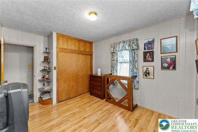 320 Garibaldi Avenue, Roseto Boro, PA 18013