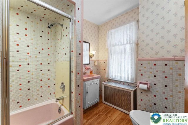 320 Garibaldi Avenue, Roseto Boro, PA 18013