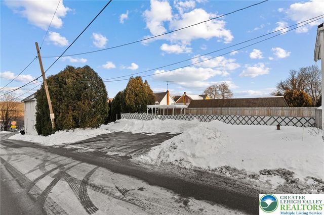 320 Garibaldi Avenue, Roseto Boro, PA 18013