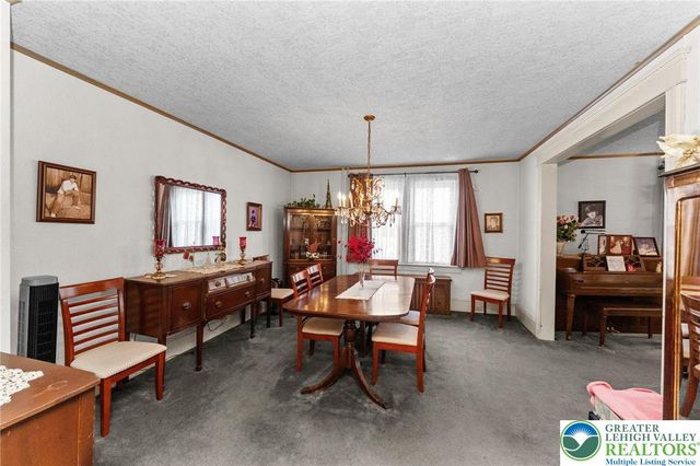 320 Garibaldi Avenue, Roseto Boro, PA 18013