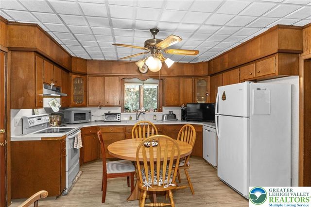 320 Garibaldi Avenue, Roseto Boro, PA 18013