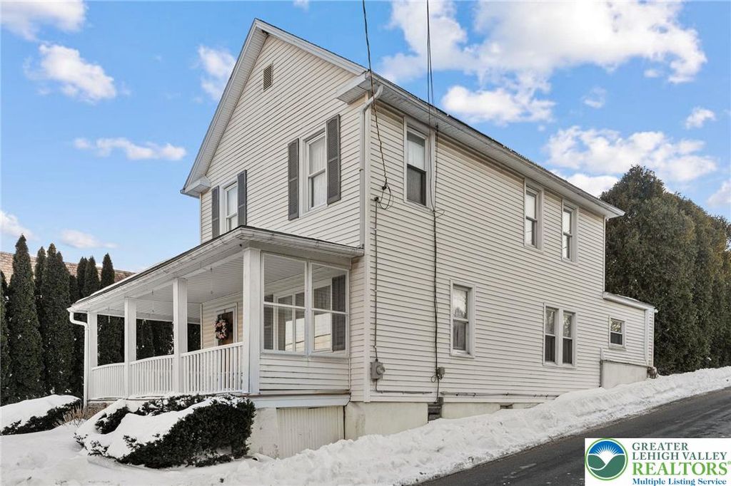 320 Garibaldi Avenue, Roseto Boro, PA 18013