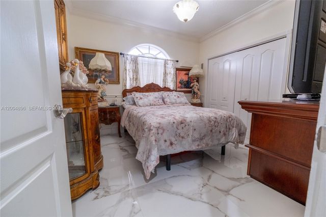 13911 SW 18th Ter, Miami, FL 33175