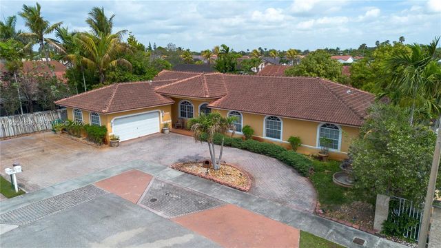 13911 SW 18th Ter, Miami, FL 33175