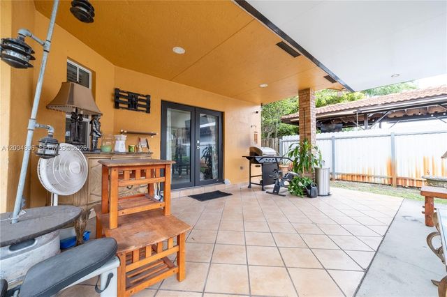 13911 SW 18th Ter, Miami, FL 33175