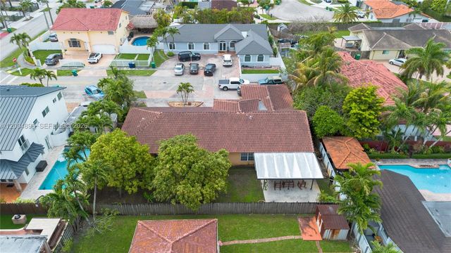 13911 SW 18th Ter, Miami, FL 33175