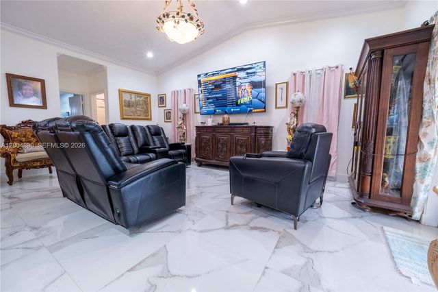 13911 SW 18th Ter, Miami, FL 33175