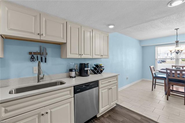 3701 Northwood CT, Virginia Beach, VA 23452