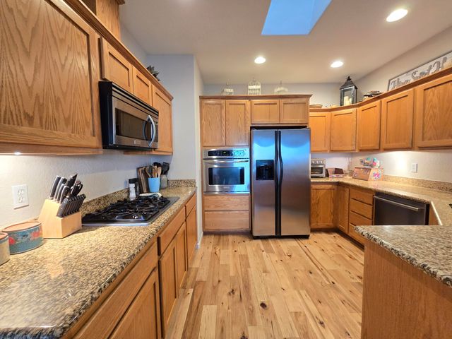 10809 Washburn Way, Klamath Falls, OR 97603