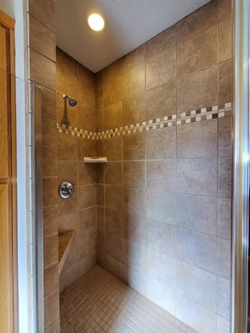 10809 Washburn Way, Klamath Falls, OR 97603