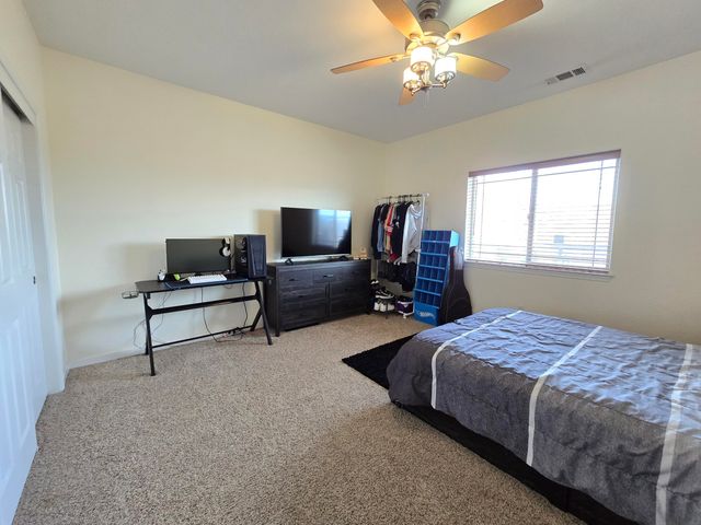 10809 Washburn Way, Klamath Falls, OR 97603