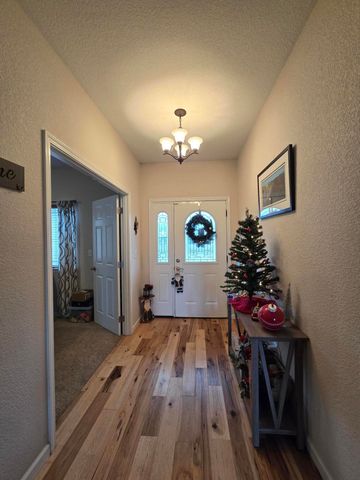 10809 Washburn Way, Klamath Falls, OR 97603