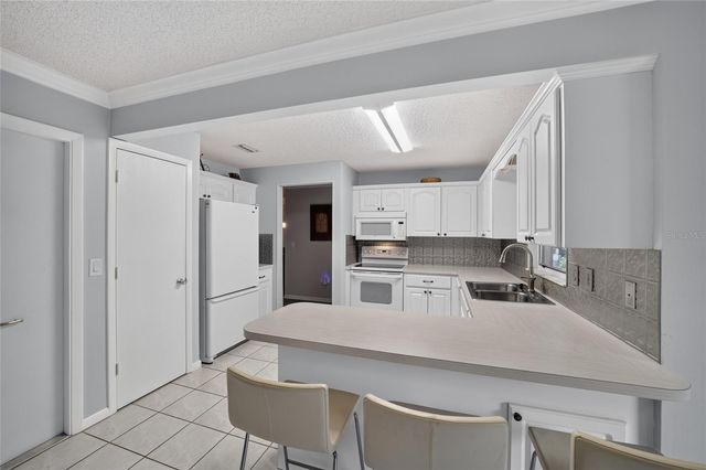 8878 SW 90TH LANE N B, Ocala, FL 34481