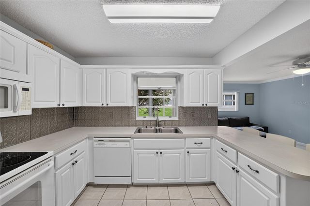 8878 SW 90TH LANE N B, Ocala, FL 34481
