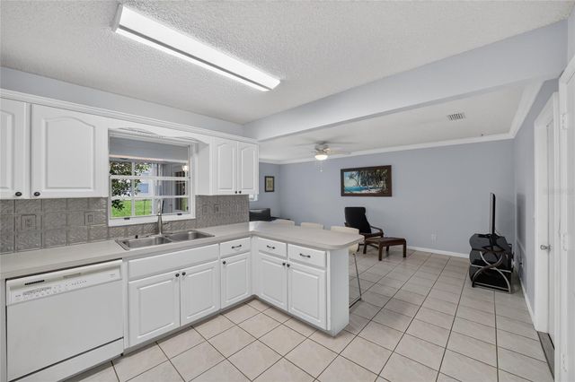 8878 SW 90TH LANE N B, Ocala, FL 34481