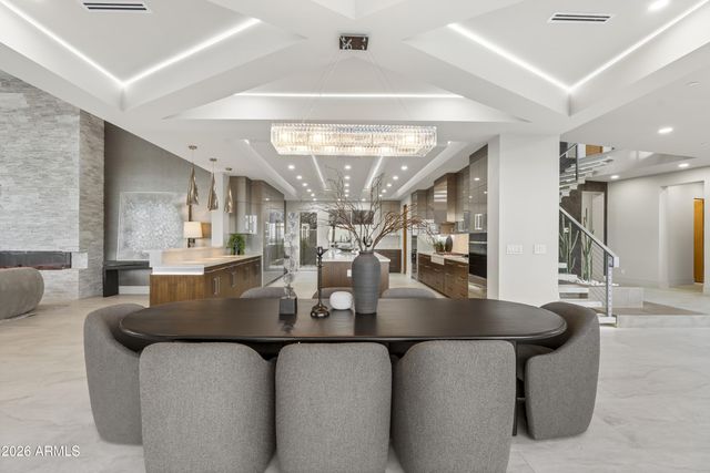 6800 N 39TH Place, Paradise Valley, AZ 85253