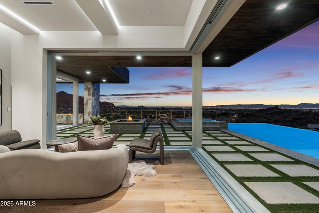 6800 N 39TH Place, Paradise Valley, AZ 85253